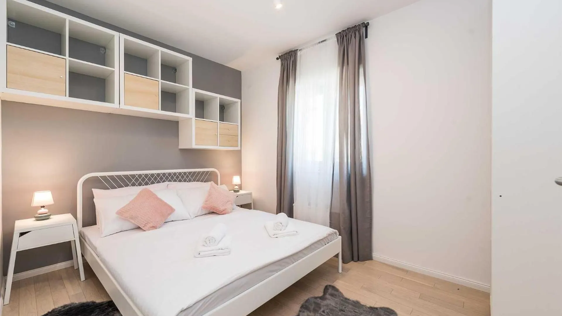 Villa Field Hill With Swimming Pool And Tennis Court Poljica  0*, Poljica (Zadar)