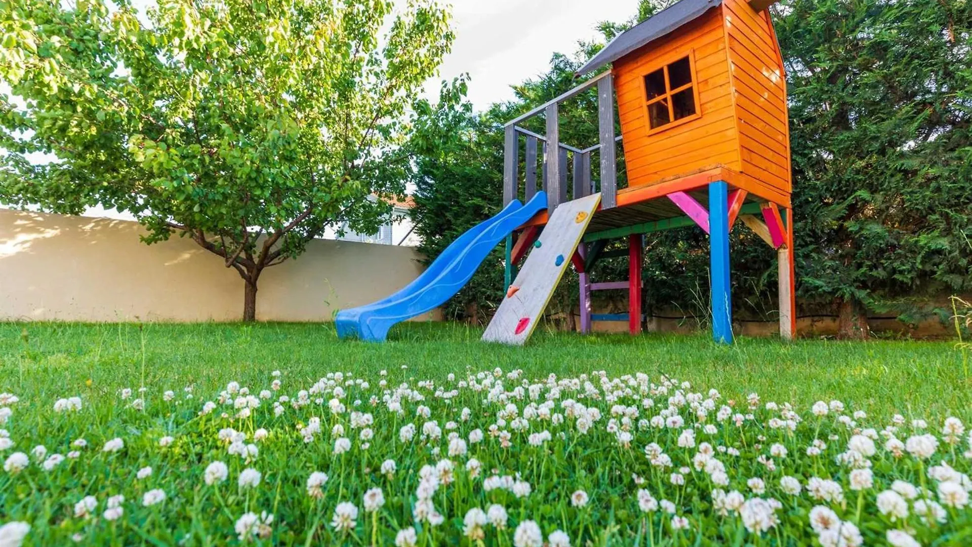 Villa Field Hill With Swimming Pool And Tennis Court Poljica