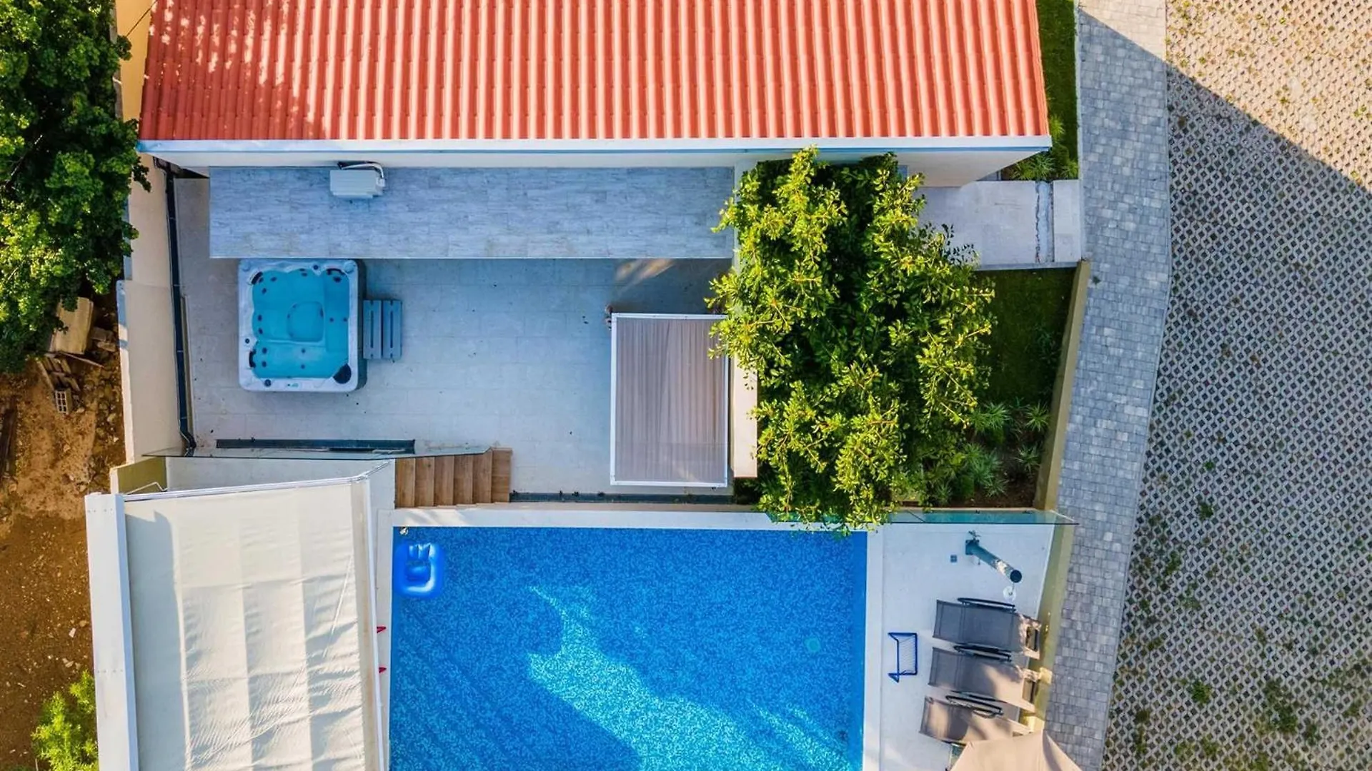 Villa Field Hill With Swimming Pool And Tennis Court Poljica  Poljica (Zadar)