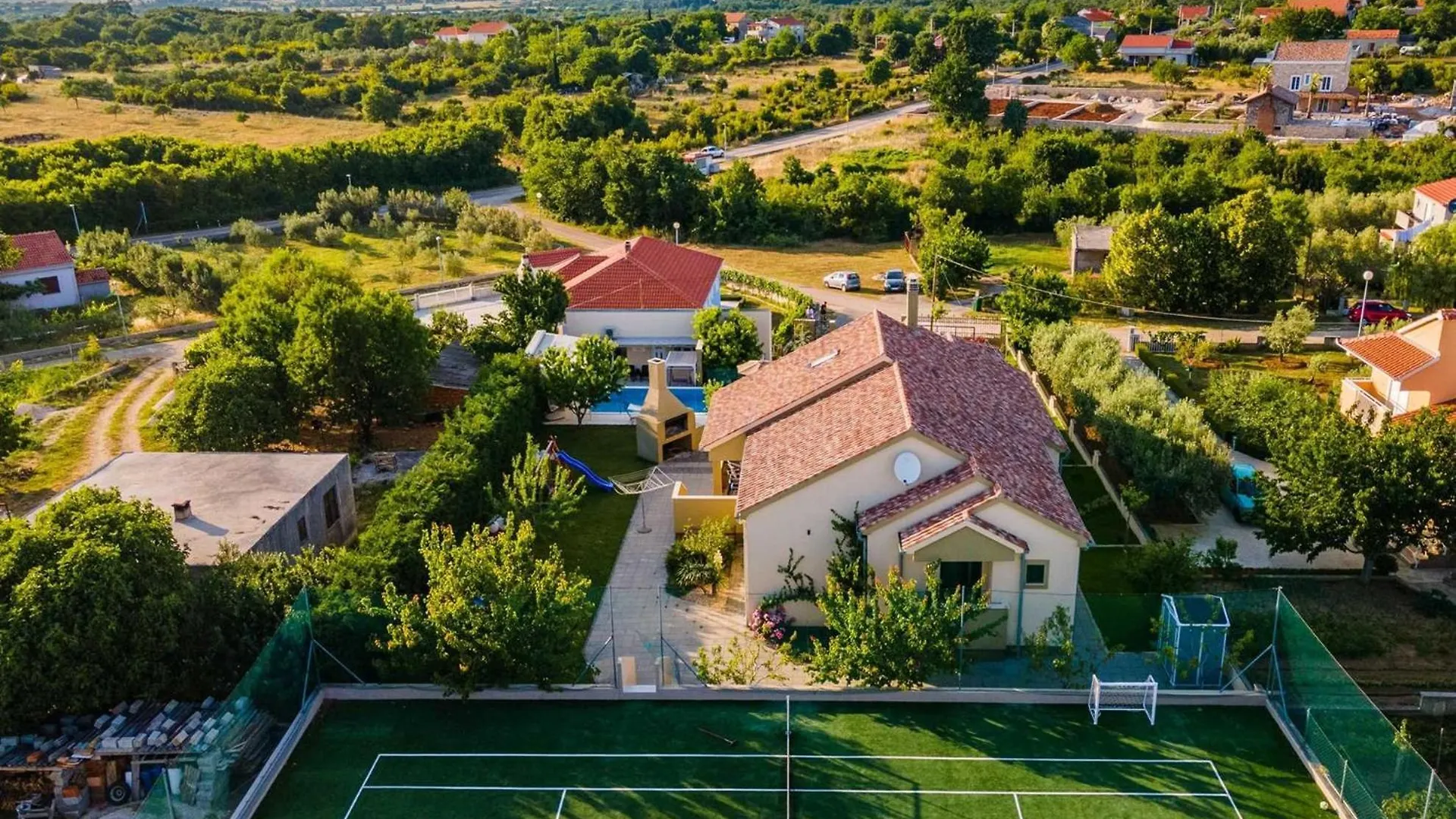 Villa Field Hill With Swimming Pool And Tennis Court Poljica  0*, Poljica (Zadar)
