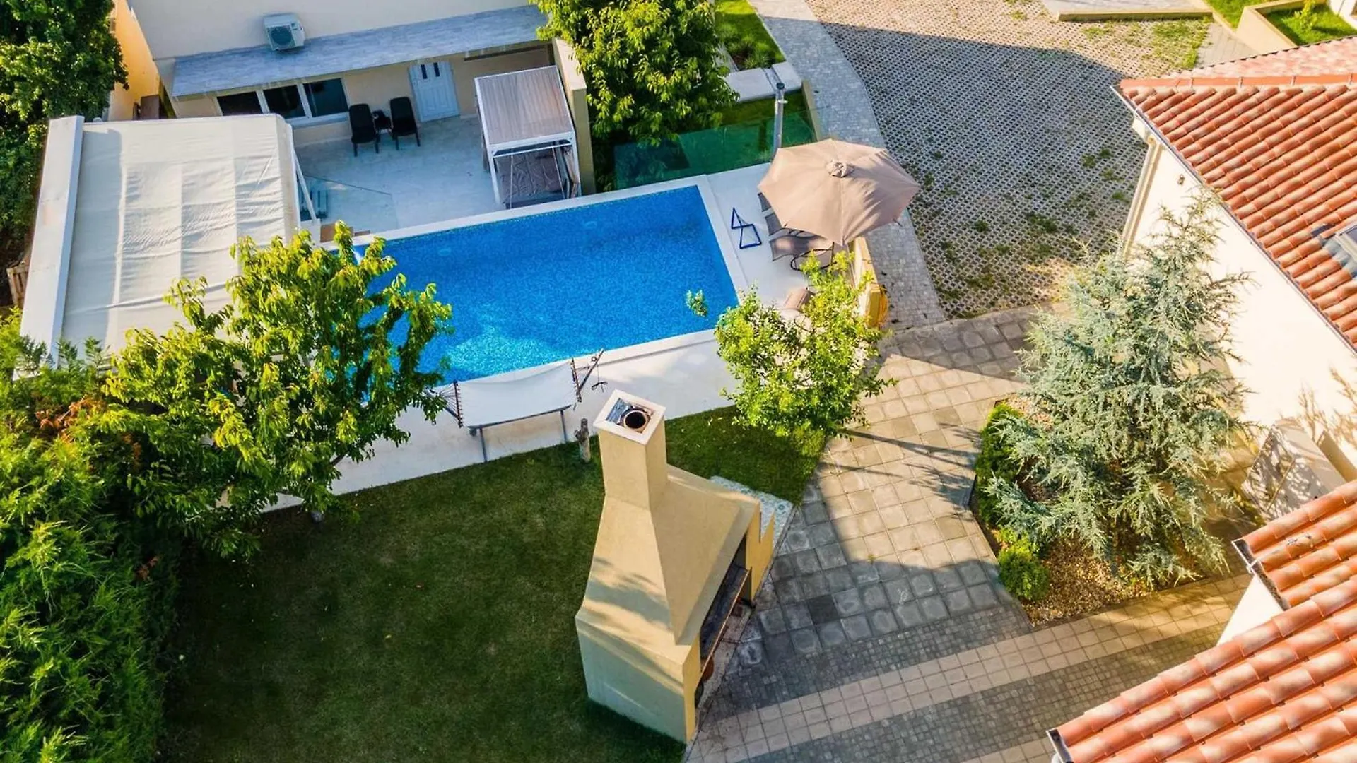 Villa Field Hill With Swimming Pool And Tennis Court Poljica