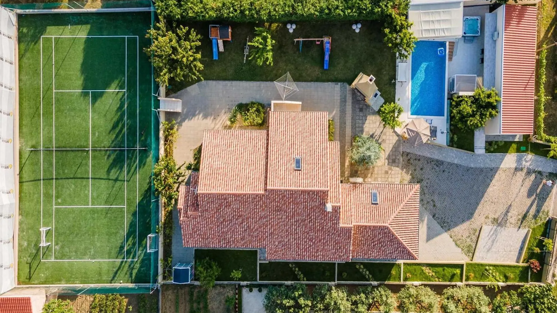 Villa Field Hill With Swimming Pool And Tennis Court Poljica (Zadar)